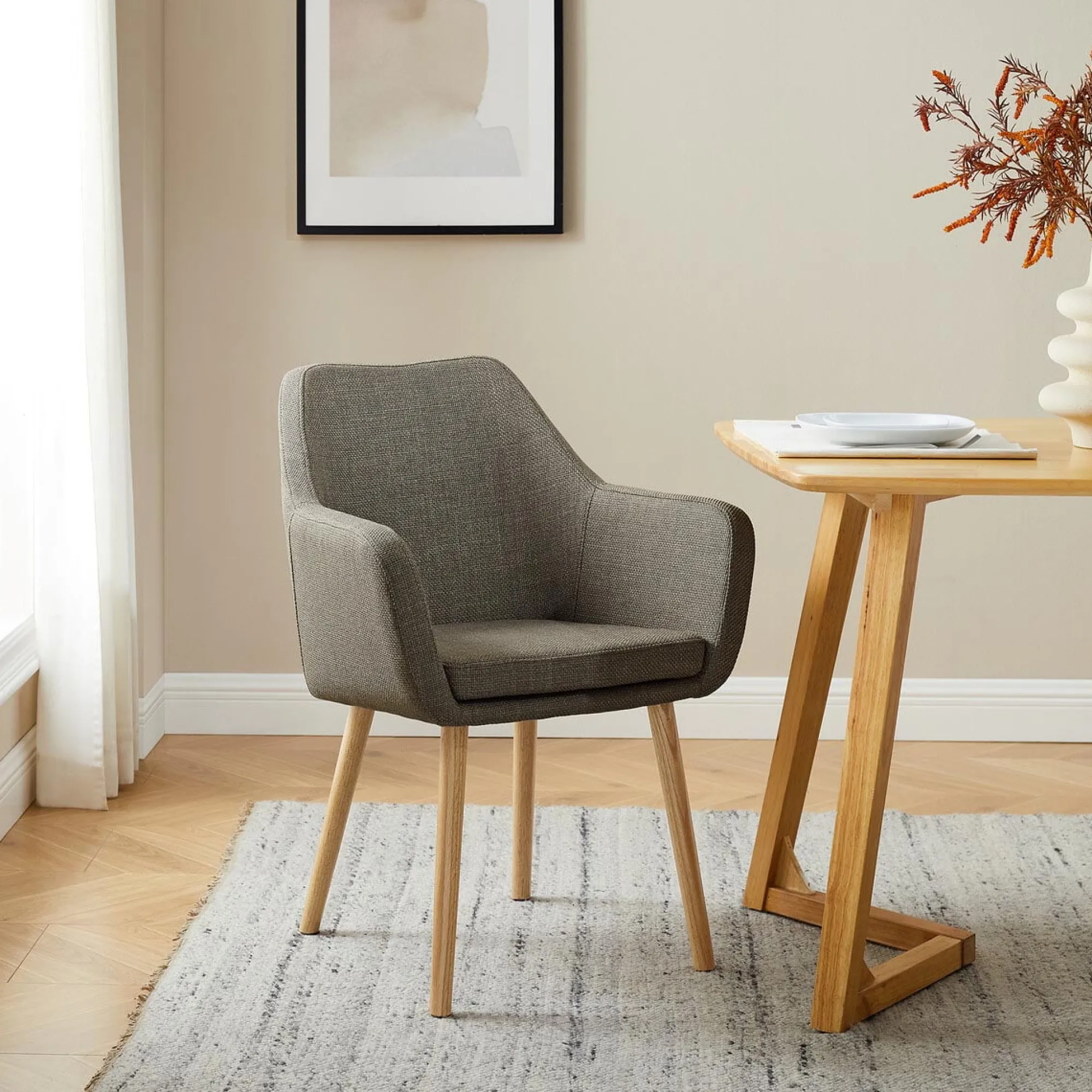 Eetkamerstoelen^Huisenthuis Armstoel Jonne Bruin