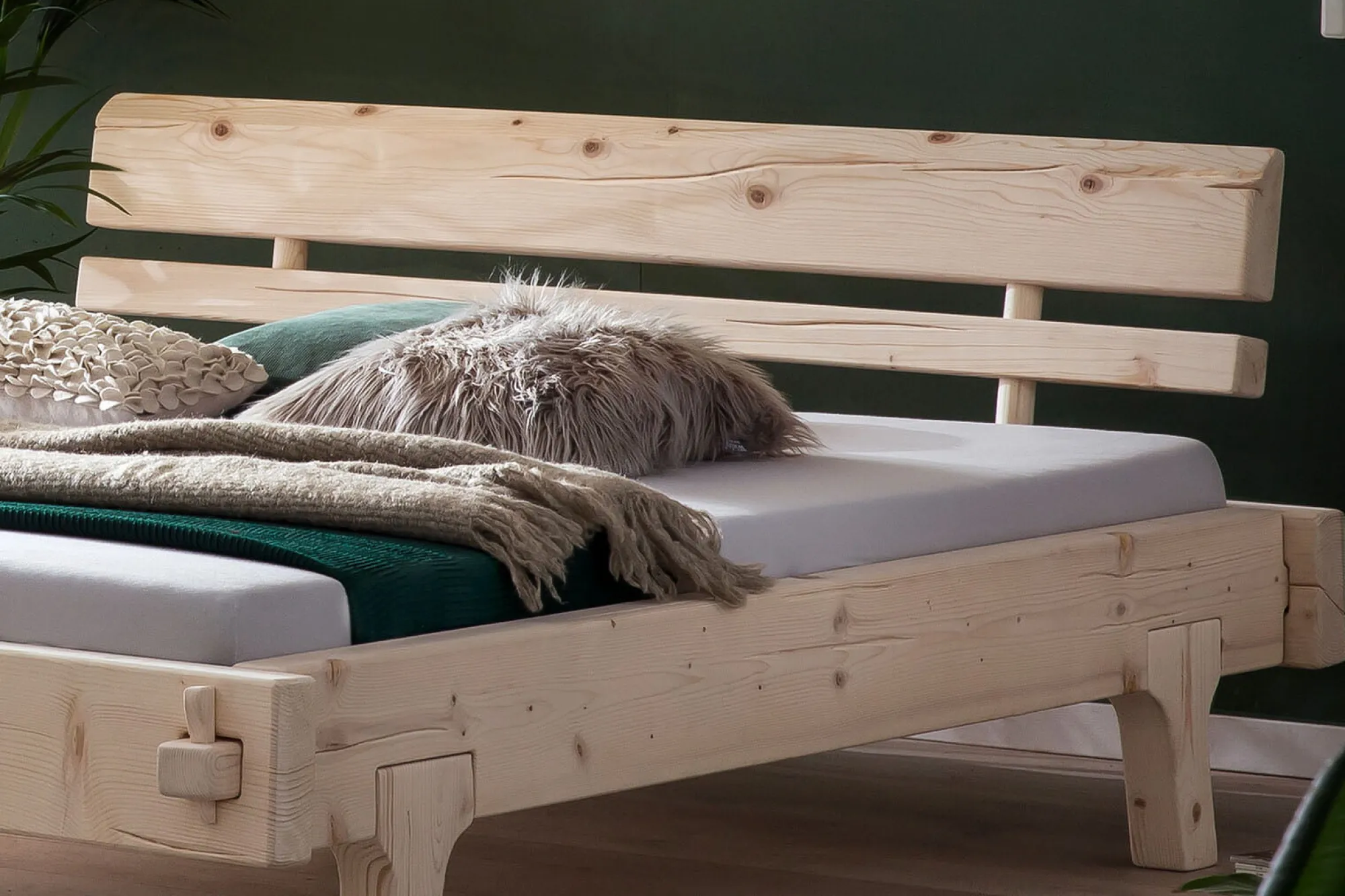 Bedden^Huisenthuis Bed Vaughn Sparrenhout 200x200cm