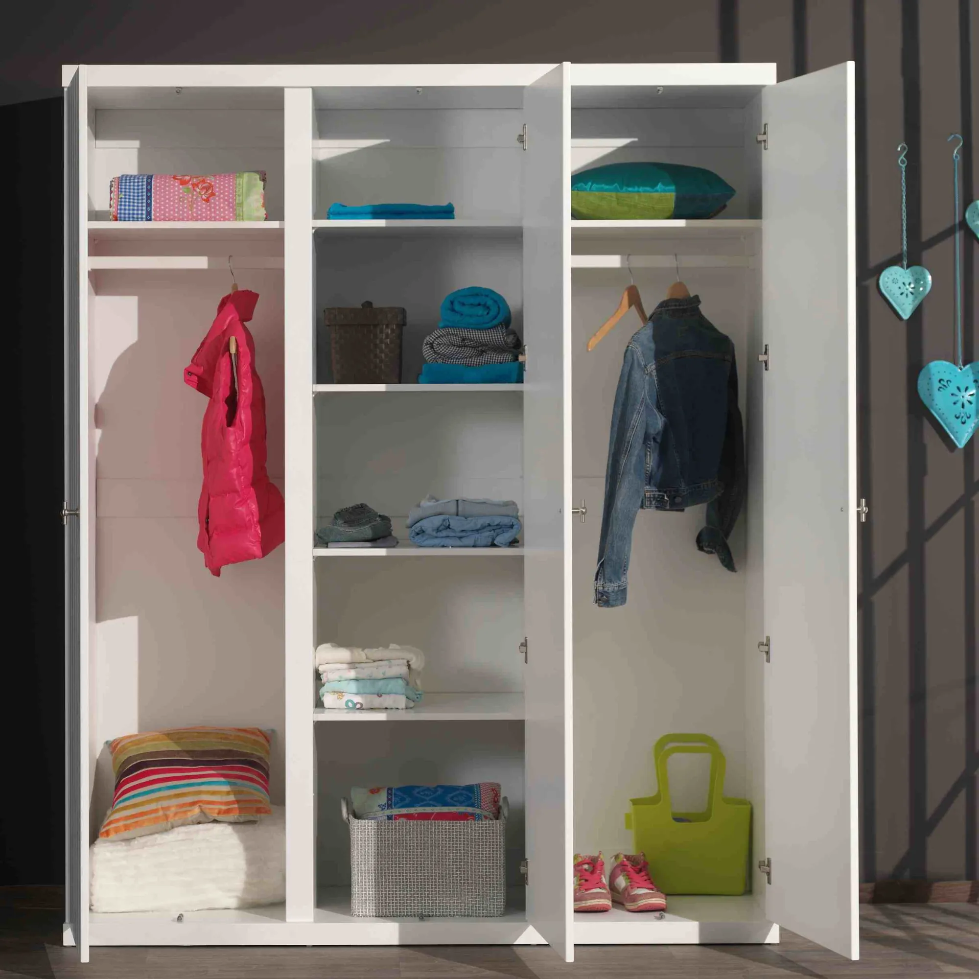 Kinderkamerkasten|Kledingkasten^Huisenthuis Driedeurskast Luuk-W